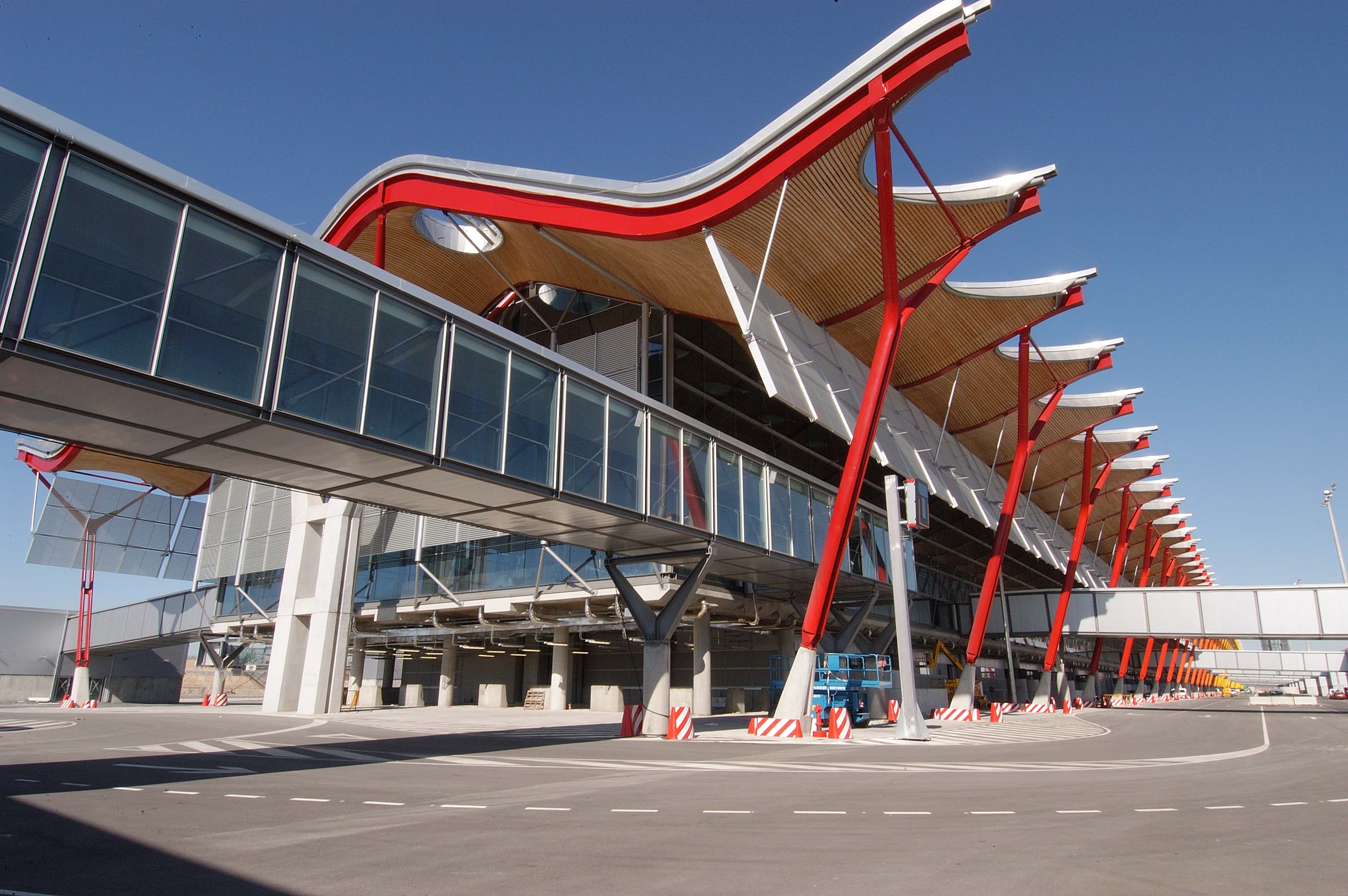 FCC aterriza en Colombia y gana el concurso para ampliar el aeropuerto de El Dorado (Bogotá)