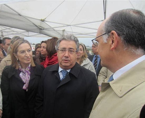 Spanish minister for Development attends the opening of a section of the SE-40 dual carriageway built by FCC<br />