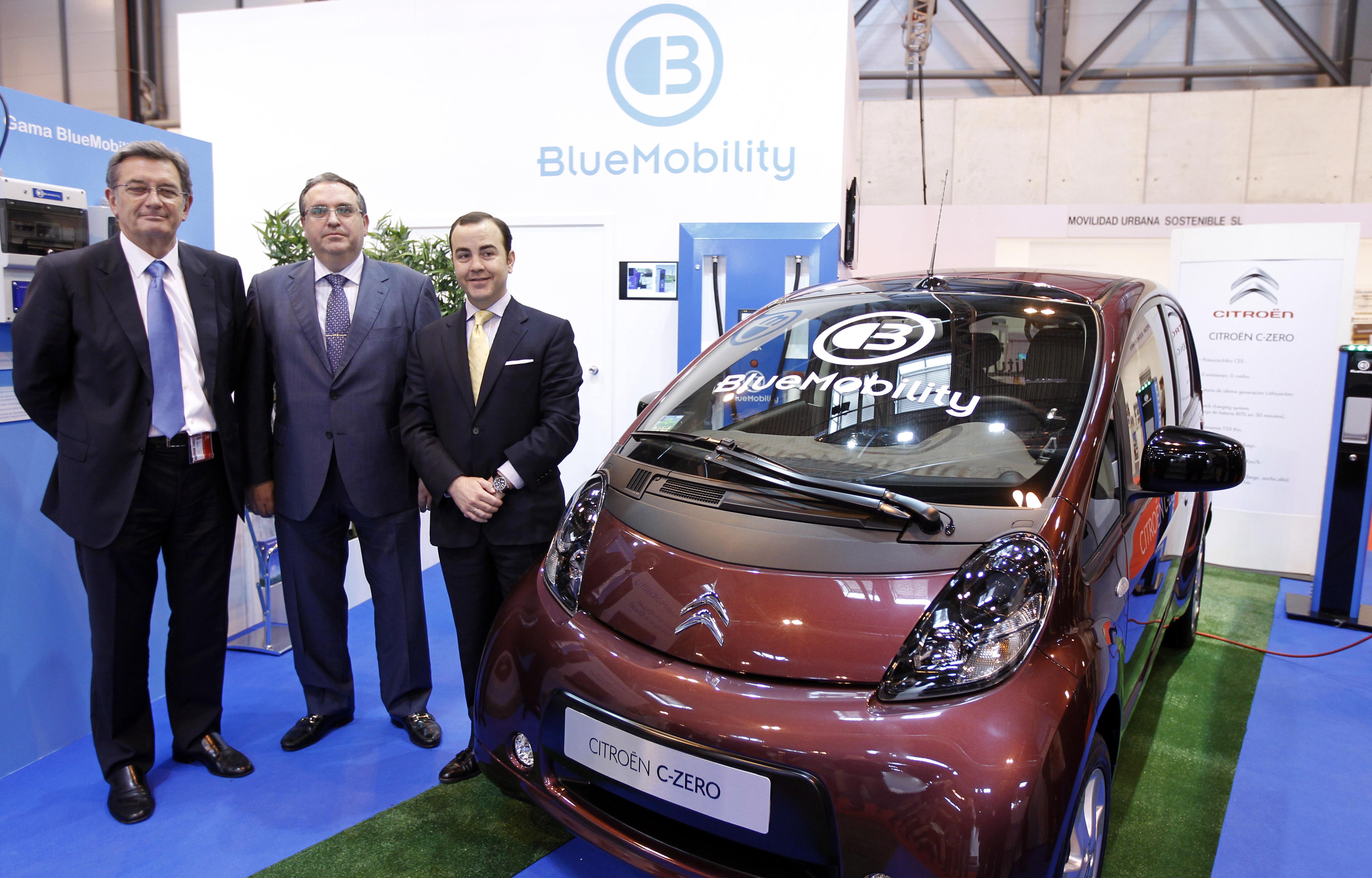 FCC firma un acuerdo de colaboración con automóviles Citroën España y Bluemobility para fomentar la movilidad eléctrica en España