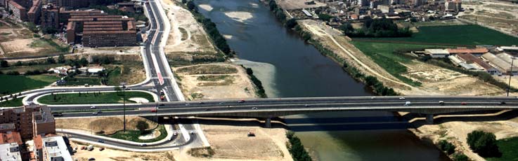 Puente de las Fuentes sobre el río Ebro (Zaragoza)