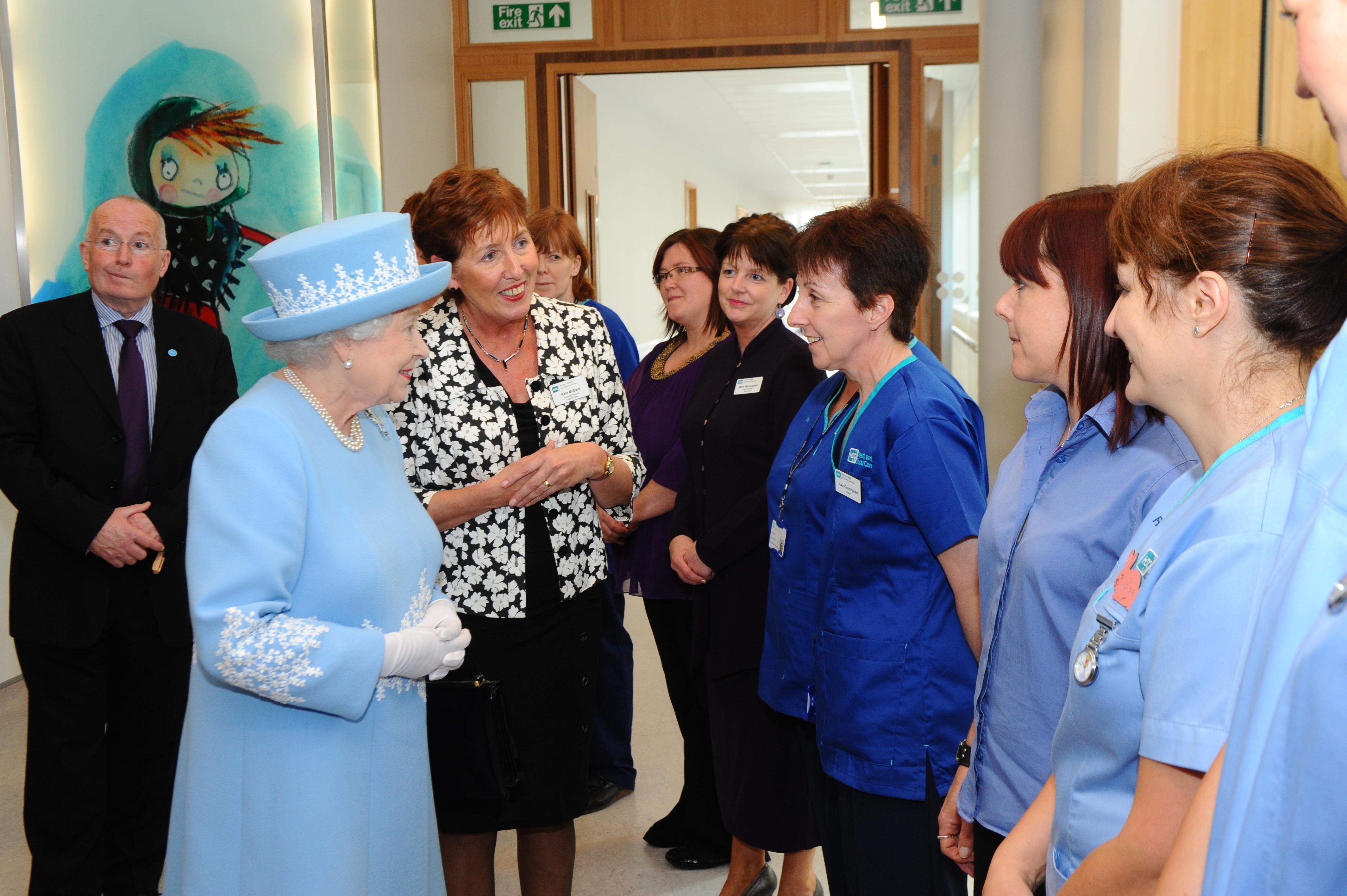 Queen Elizabeth II inaugurates a hospital built by FCC in Northern Ireland