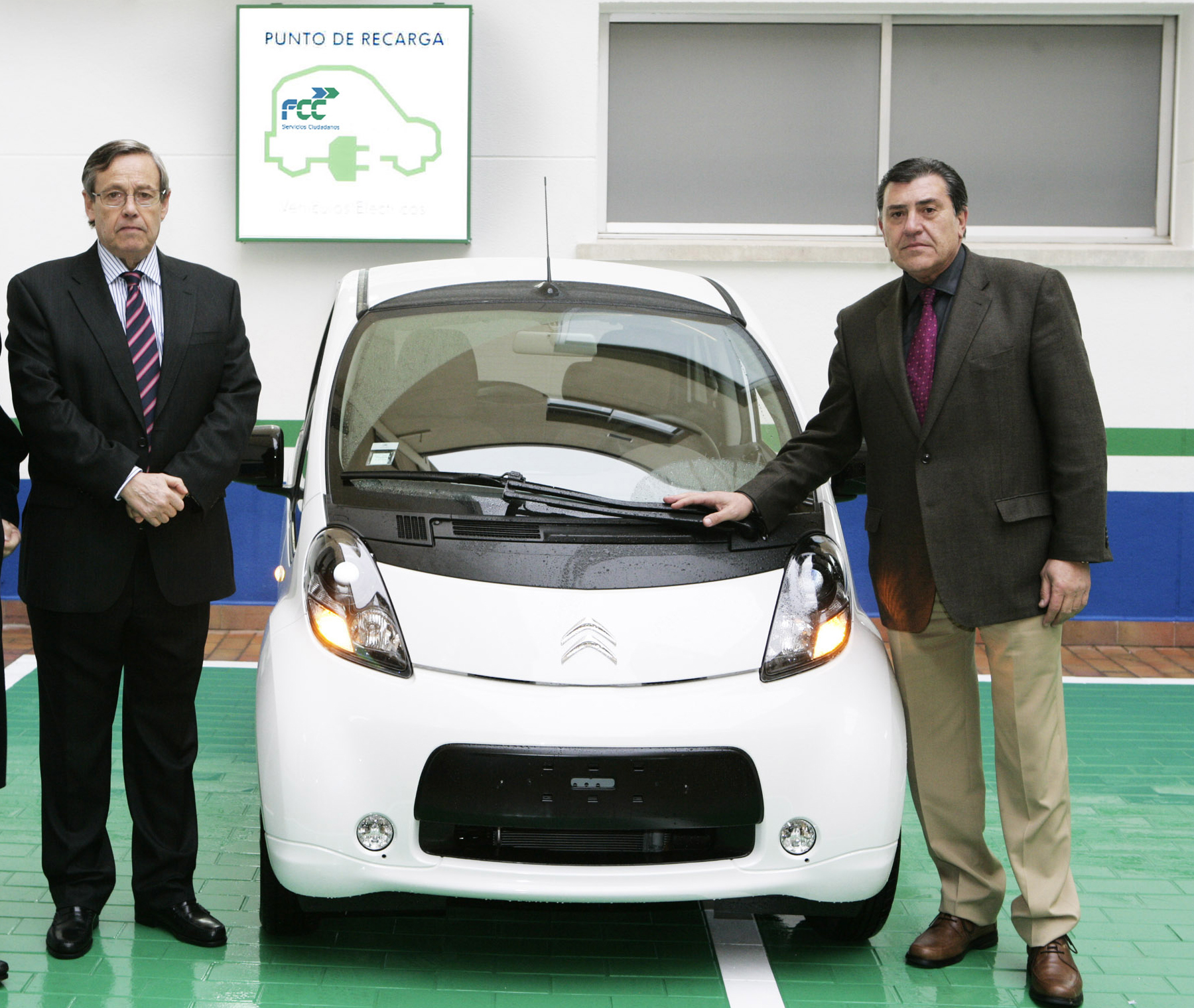Siemens y FCC se alían para favorecer el desarrollo y la implantación del vehículo eléctrico en España