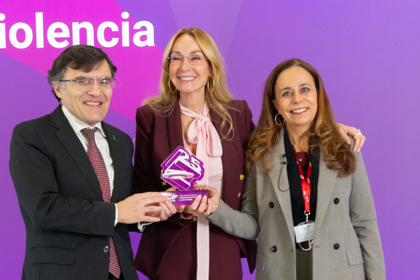 FCC premia a Fundación ONCE por su labor y atención a las mujeres víctimas de violencia de género