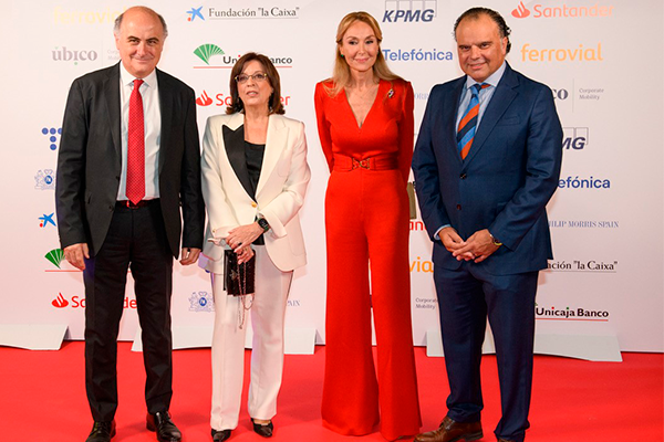 Esther Alcocer Koplowitz, presidenta de FCC, recibe el Premio Líder Empresarial del Año