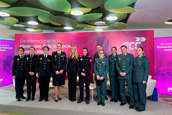 Esther Alcocer Koplowitz junto a las Fuerzas y Cuerpos de Seguridad