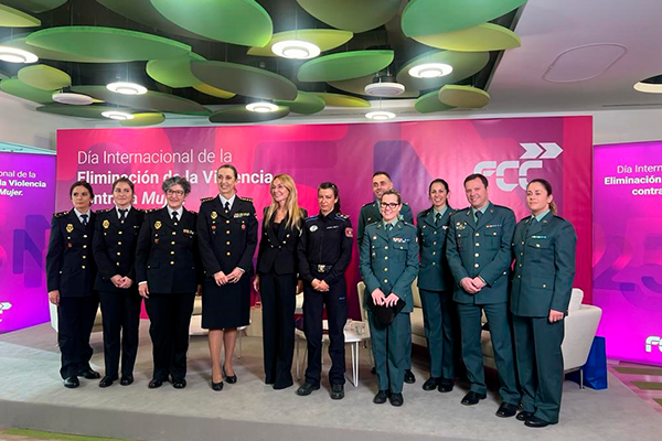 Esther Alcocer Koplowitz with the Security Forces