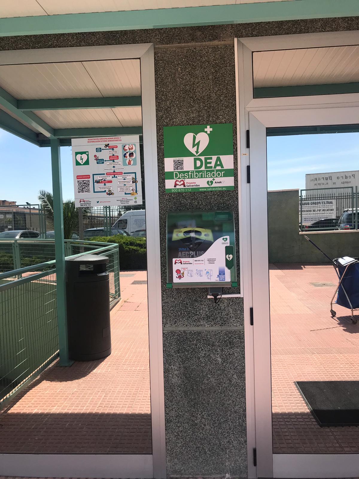 Imagen de los desfibriladores semiautomáticos en los principales centros de trabajo de la Delegación Madrid